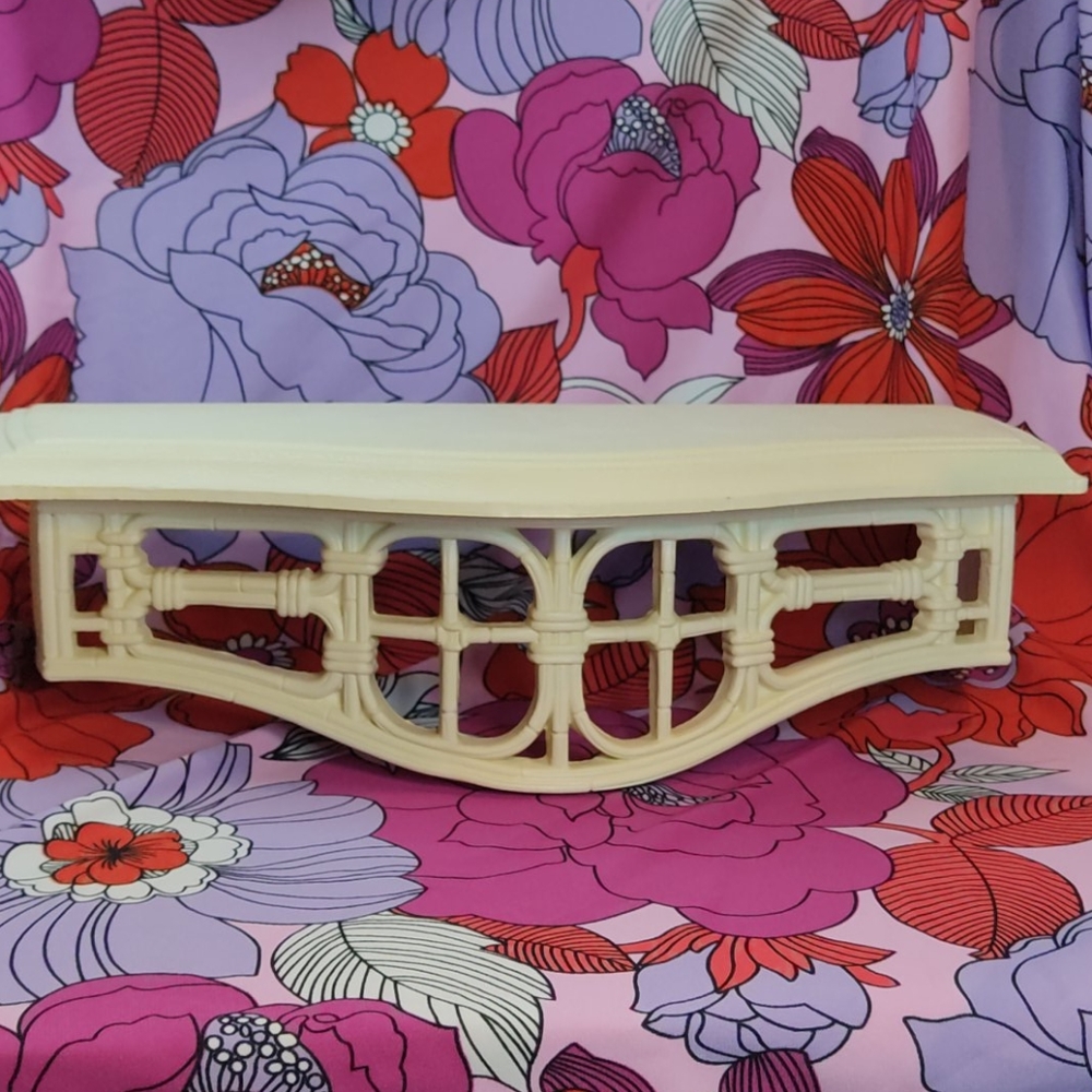 Vintage Shelf Homco resin wicker. You can paint to customize.